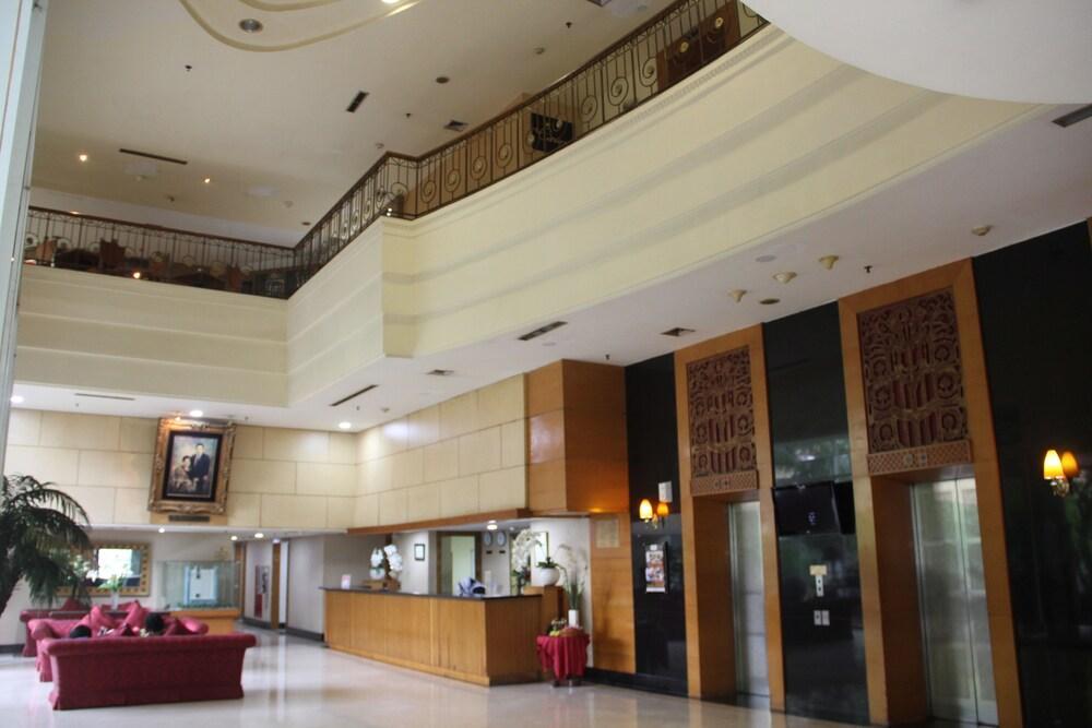 Treva International Hotel Jacarta Exterior foto