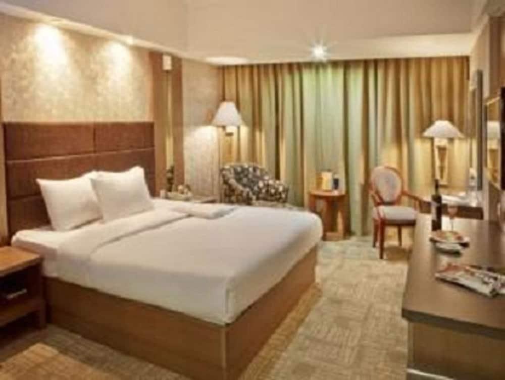 Treva International Hotel Jacarta Exterior foto