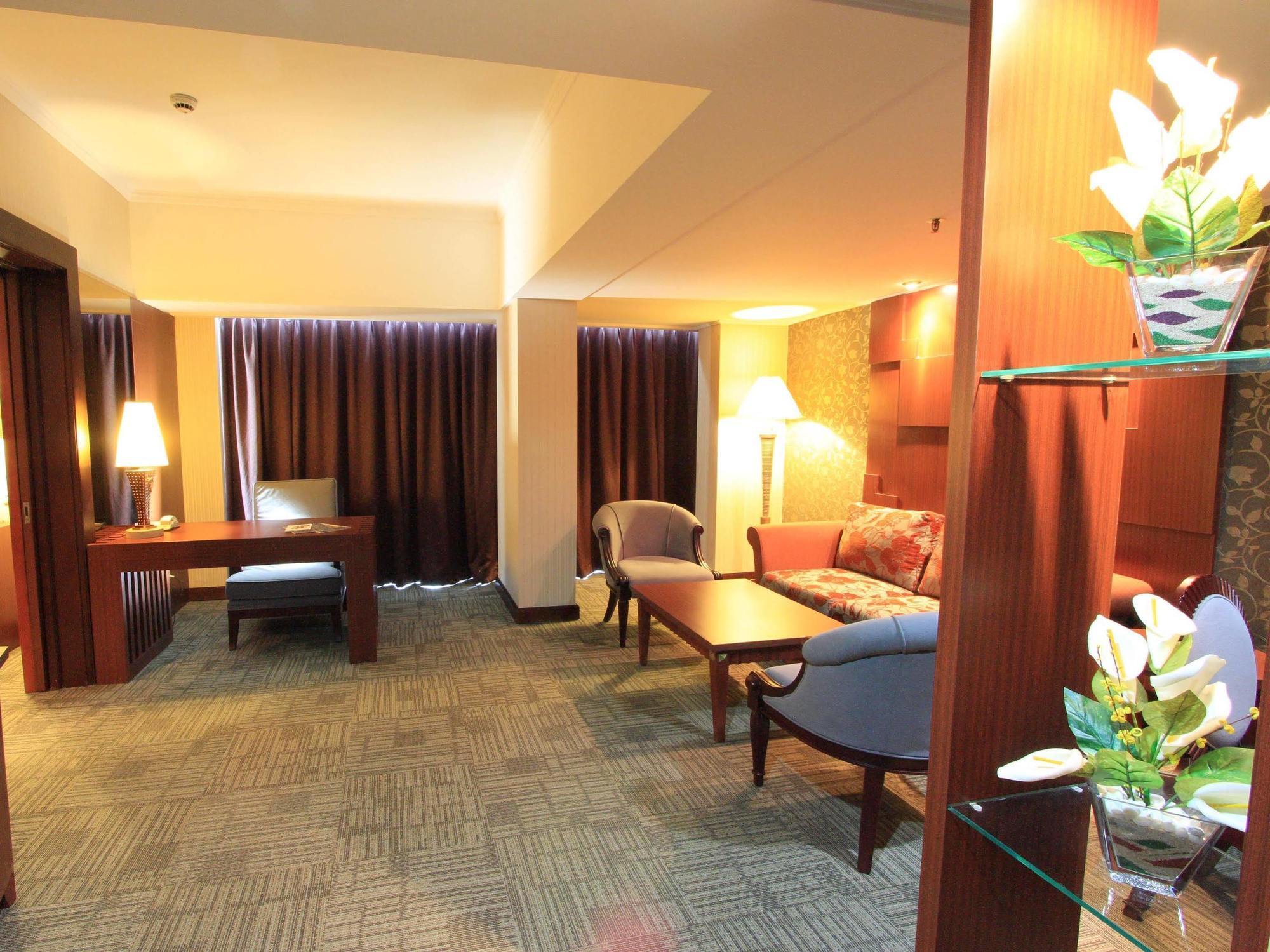 Treva International Hotel Jacarta Exterior foto
