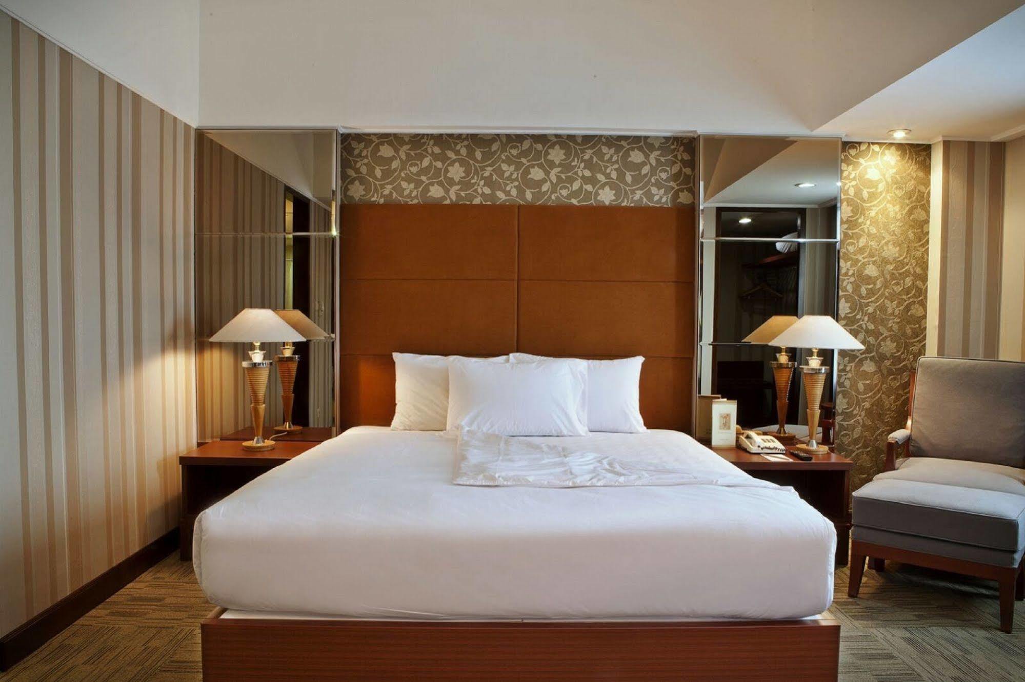 Treva International Hotel Jacarta Exterior foto