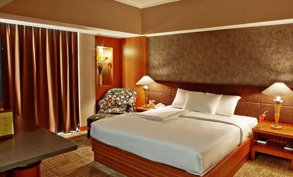Treva International Hotel Jacarta Exterior foto